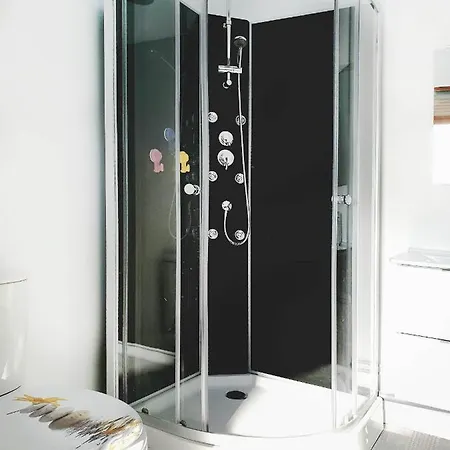 Corporate Team Sleeps 12 Shower4 Frühstückspension *