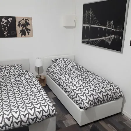 Bed and breakfast Studio, Chambres, Appartement, *