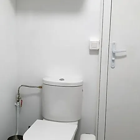 Corporate Team Sleeps 12 Shower4 Vendegies-sur-Ecaillon