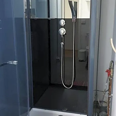 Corporate Team Sleeps 12 Shower4 Vendegies-sur-Ecaillon